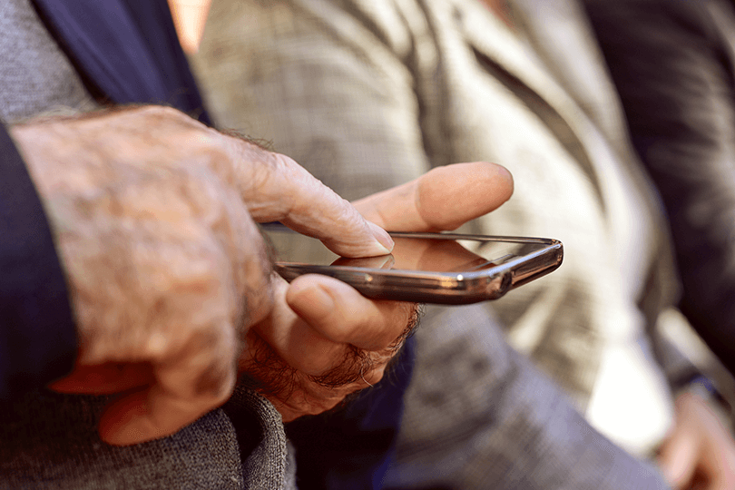 Yaşlılar Sosyal Medya ile Yaşama Sarılıyor